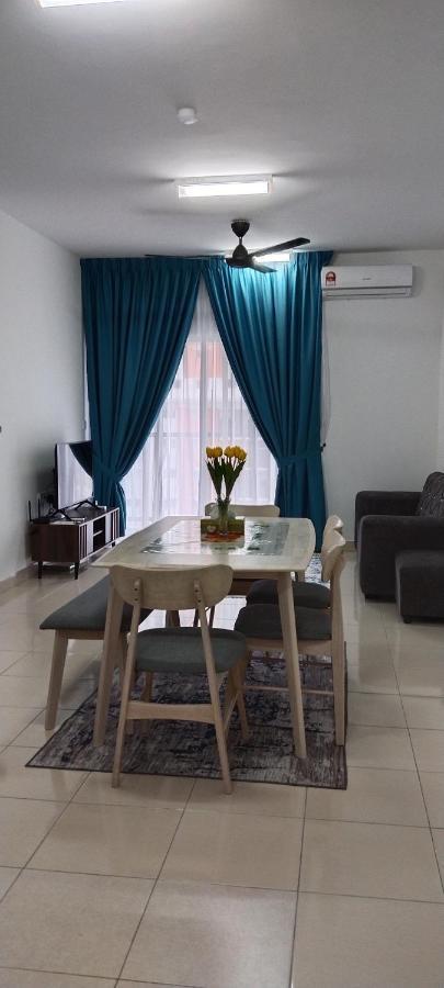 Mqa Homestay Sepang Esterno foto